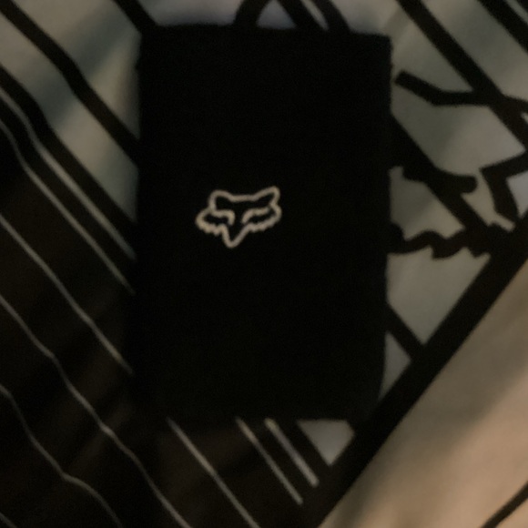 Fox Girls Dirtpaw Gloves in White and Black and Gray + Fox Wristband - Picture 4 of 4